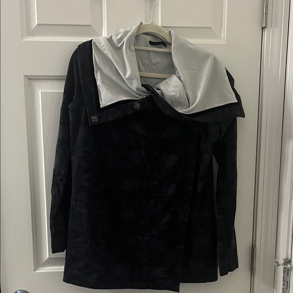 lululemon vinyasa sweatshirt size 8 black gray multi